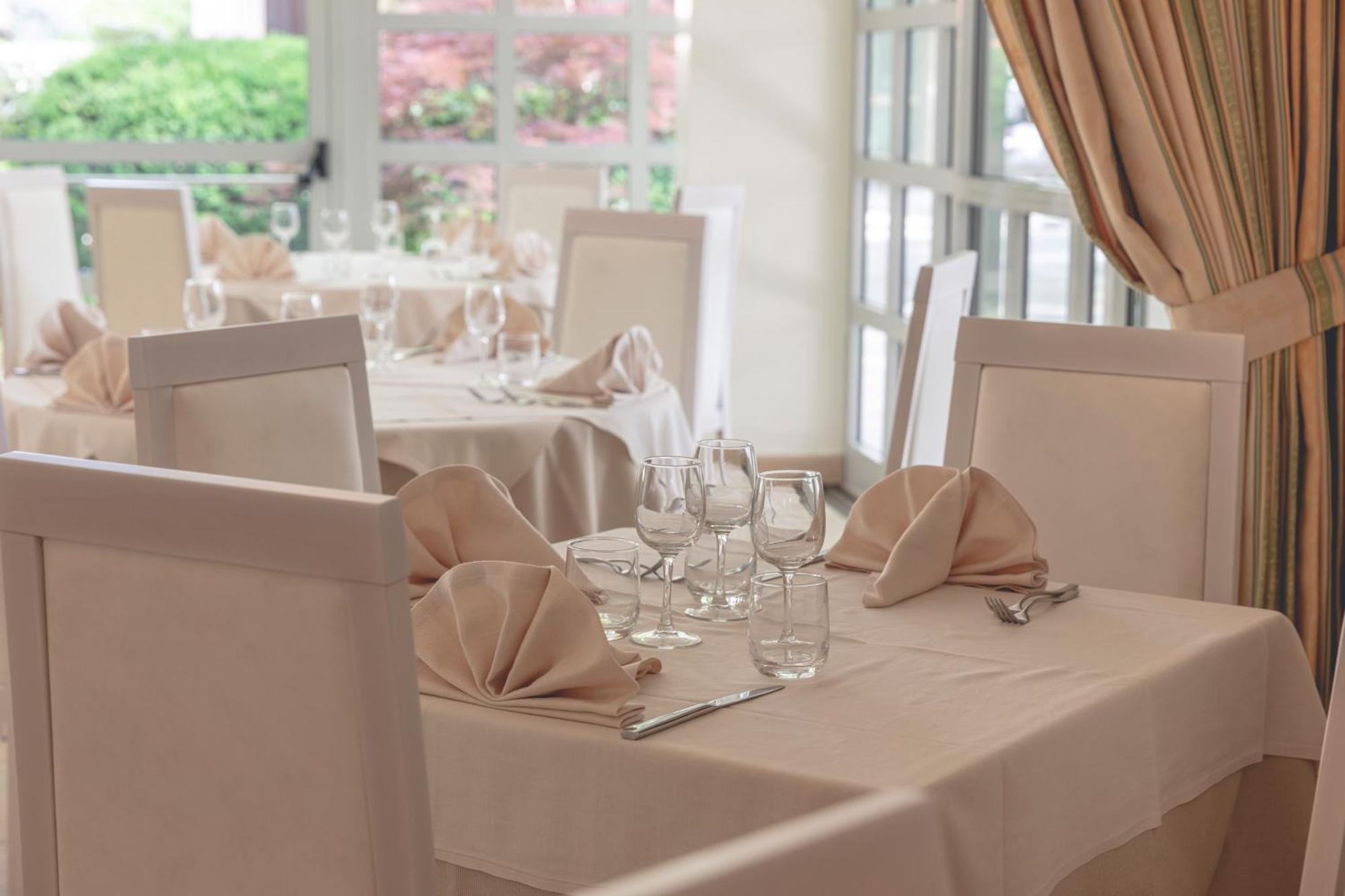 Hotel Athena Cervia Bagian luar foto
