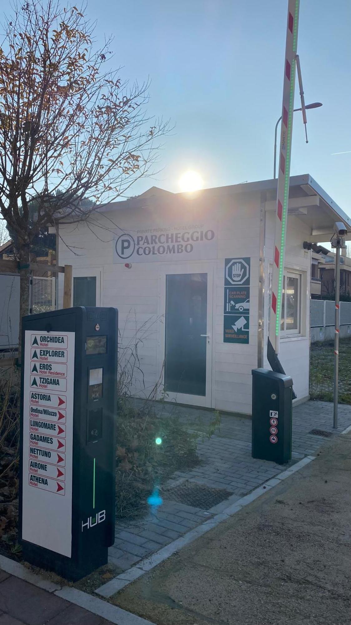 Hotel Athena Cervia Bagian luar foto
