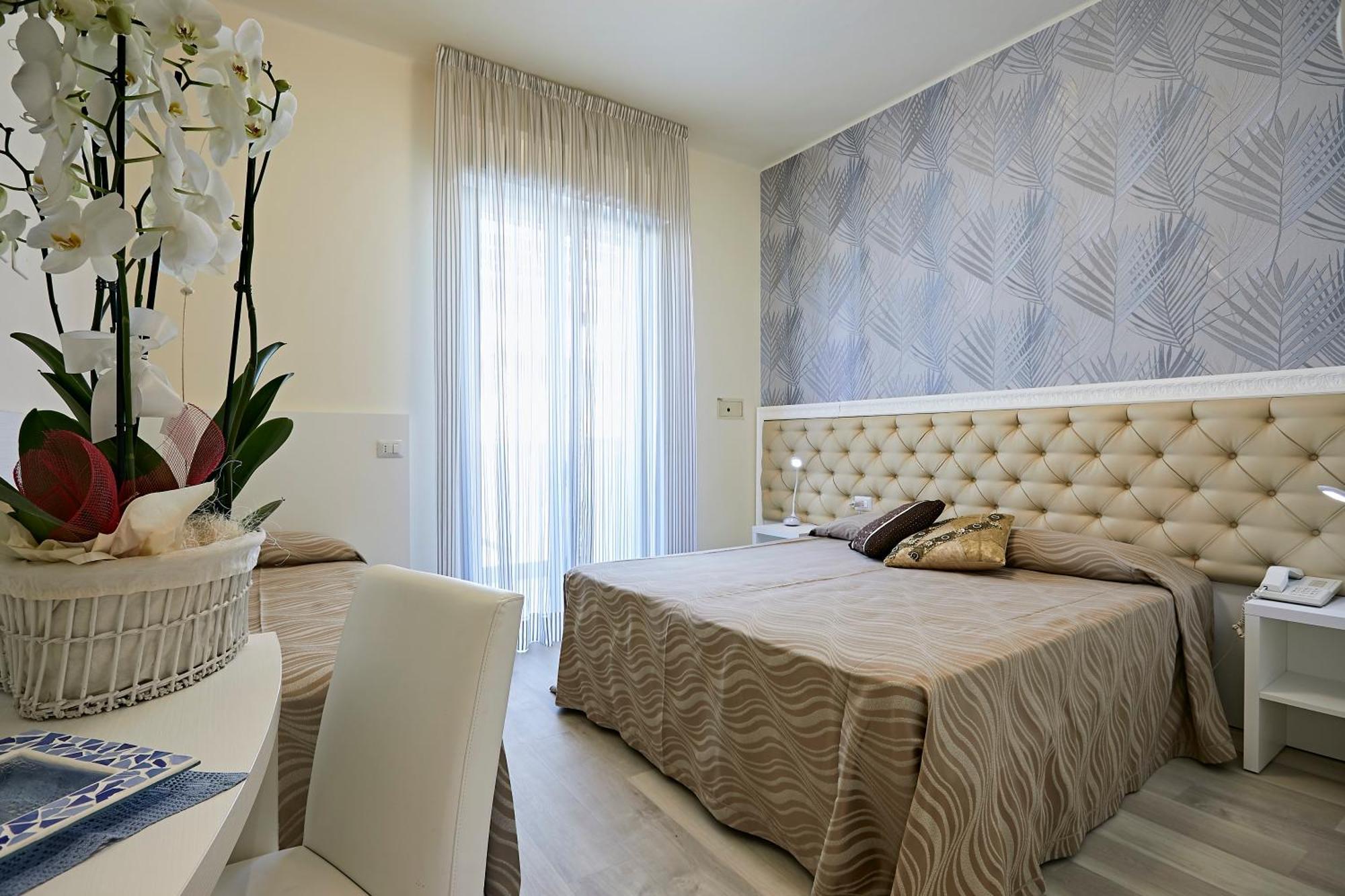 Hotel Athena Cervia Bagian luar foto